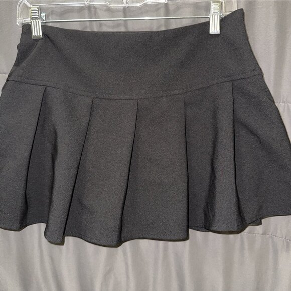 Forever 21 Black Skater Mini Skirt Womens Size SMALL Pleated Flared Solid - Picture 5 of 11